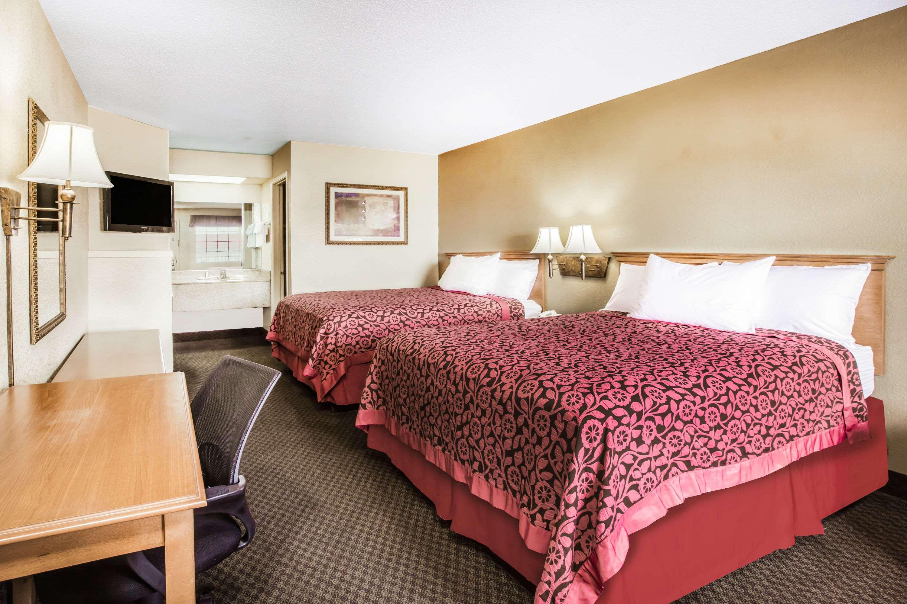 Room, 2 Queen Beds