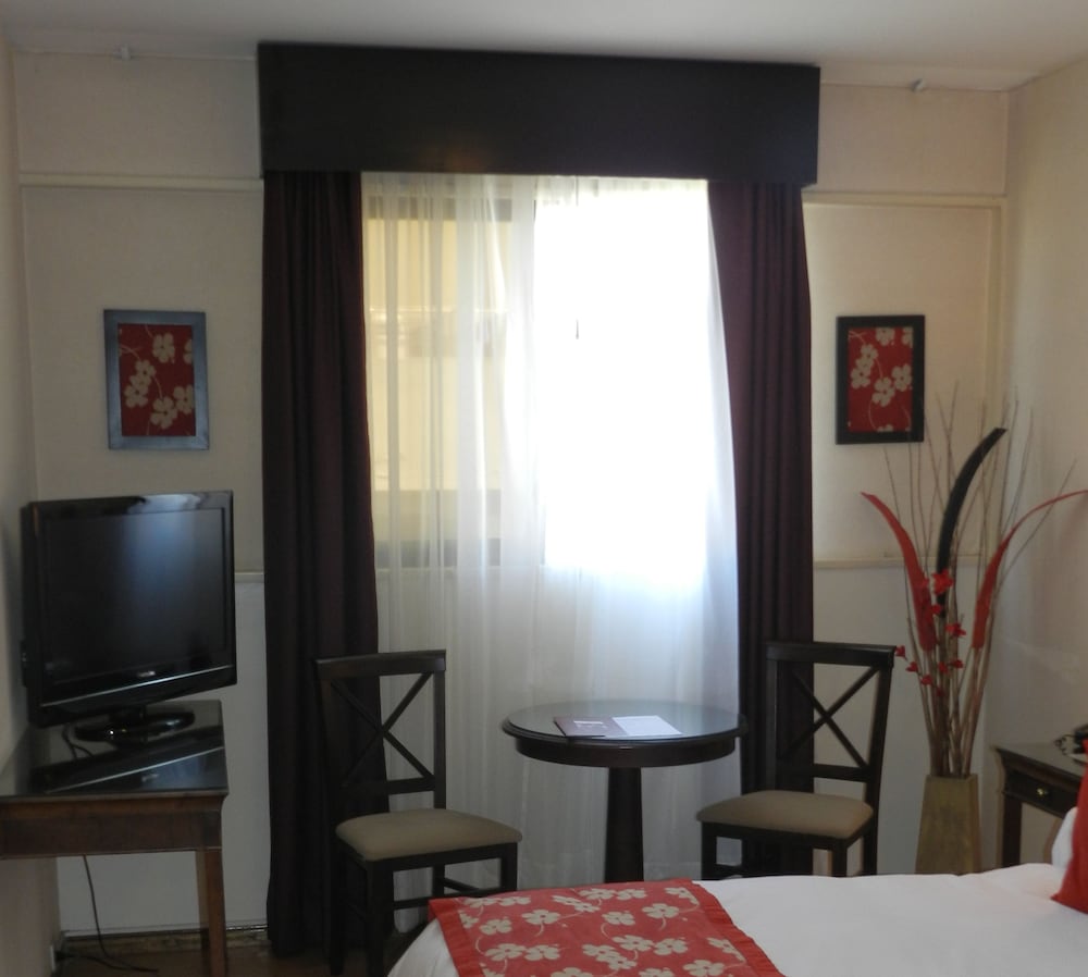 Mendoza Hotel 55/66