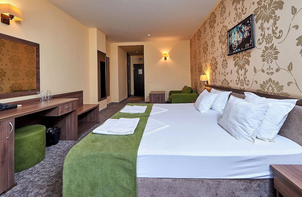 Hotel Forum 17/50