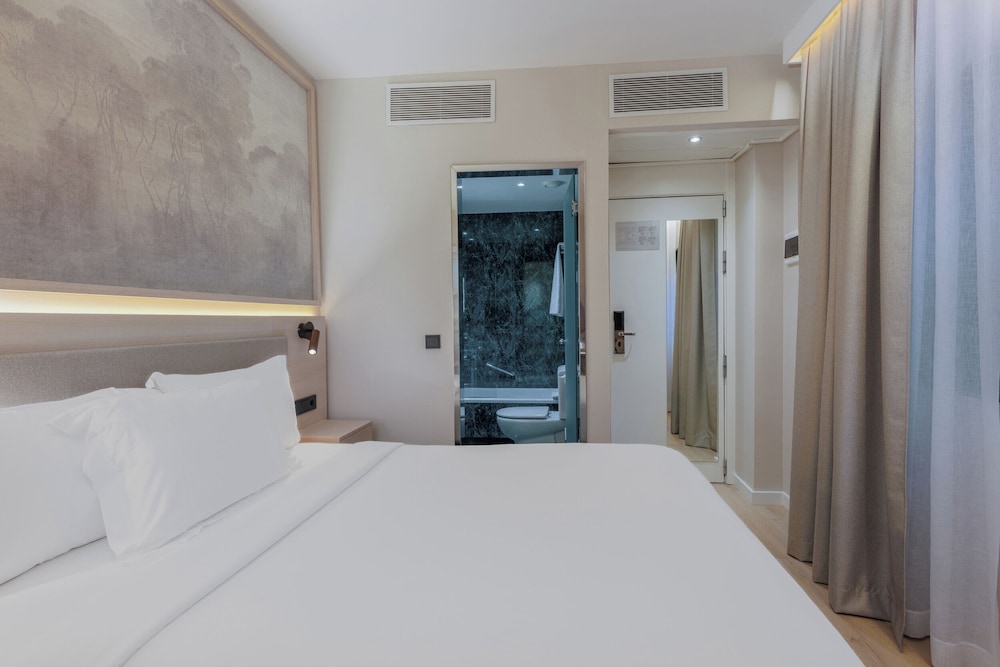 INTERIOR, COMFORT