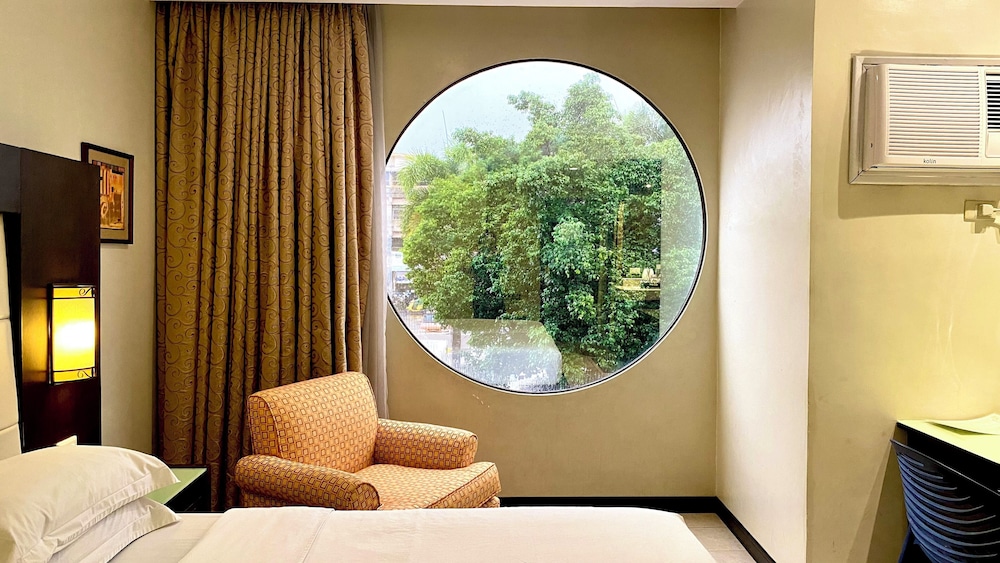 Circle Inn Hotel and Suites 36/63