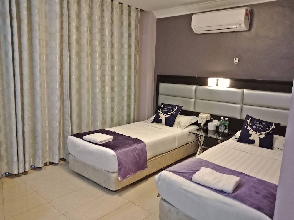 T Hotel 23/47
