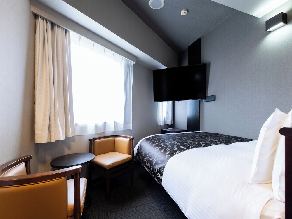 ROOM, DOUBLE BED, SMOKING