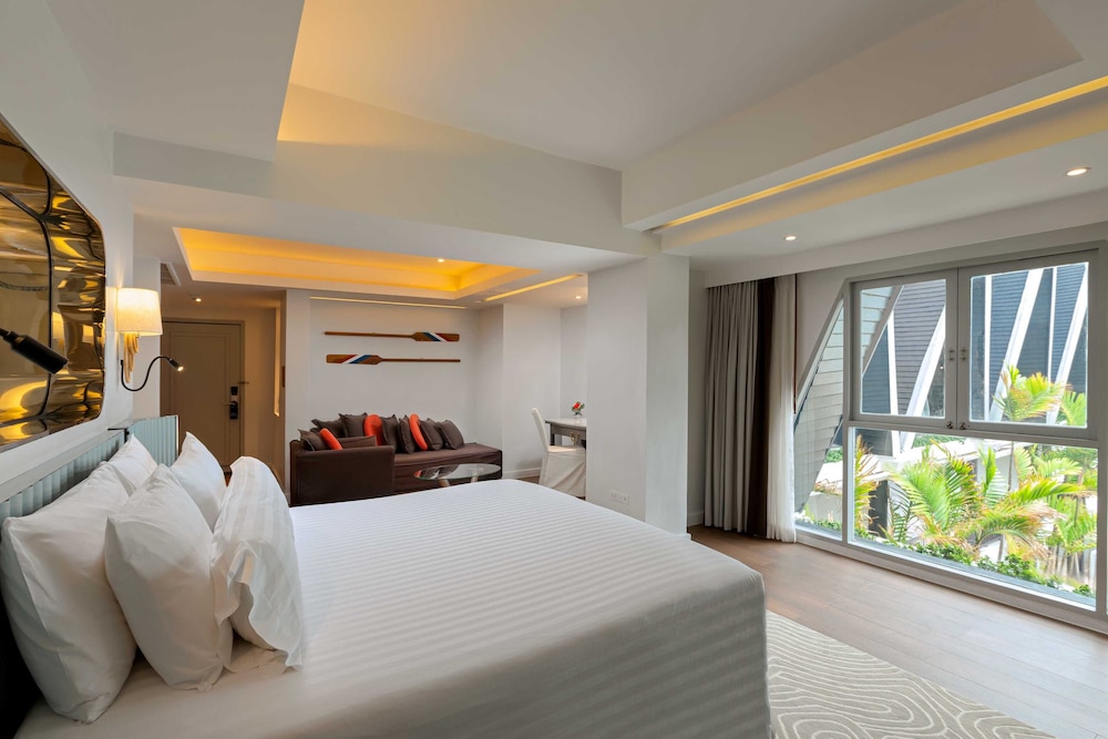 Junior Suite, Queen Bed
