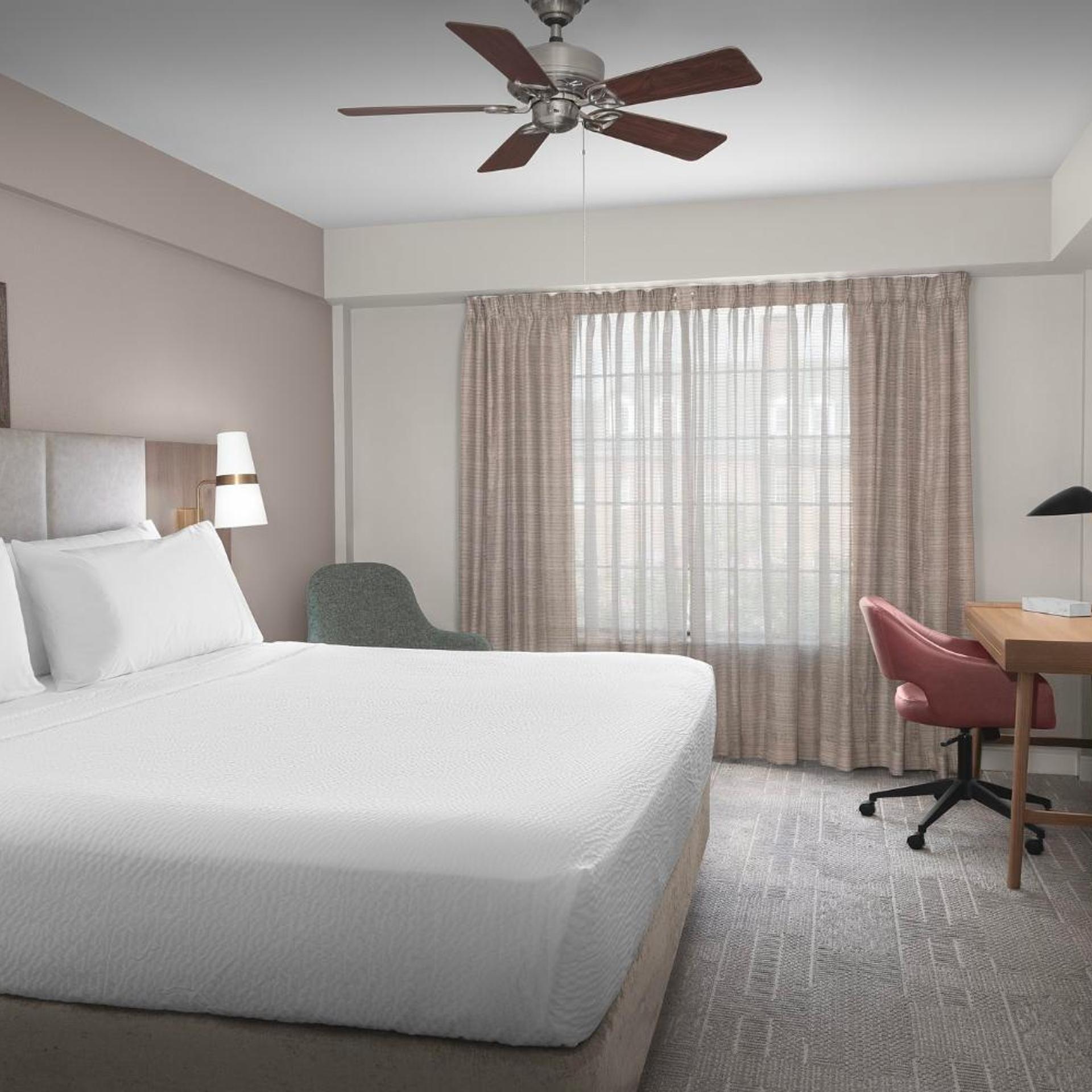 2 Bedrooms, Suite