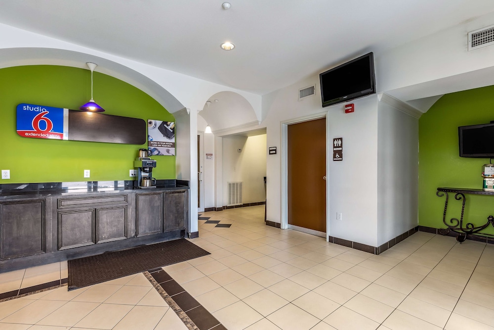 Lobby at Studio6 Orange, TX, ORANGE - TX