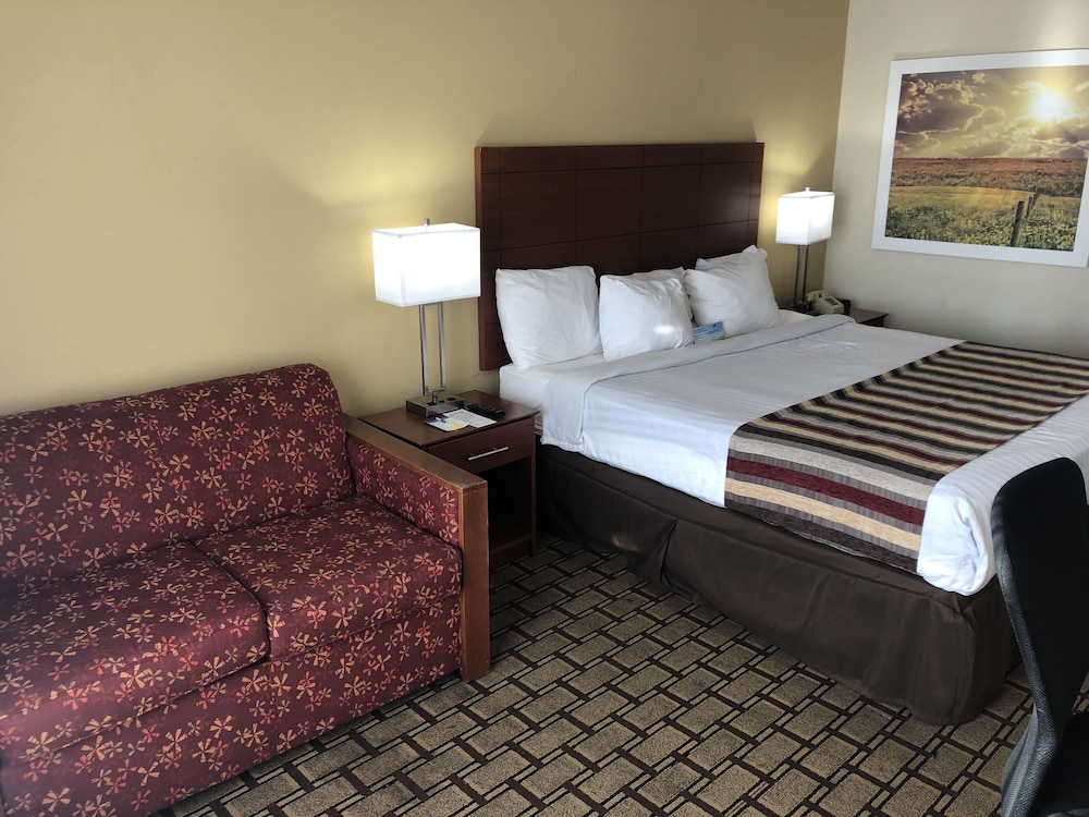 Days Inn by Wyndham Natchez 7/32