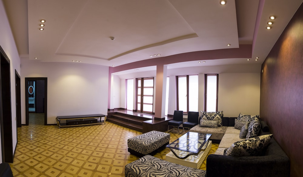 Grand Hills Hotel 26/50