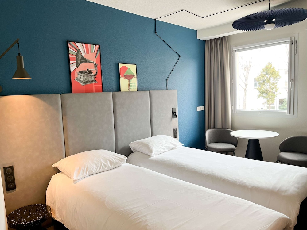 Ibis Martigues 16/70