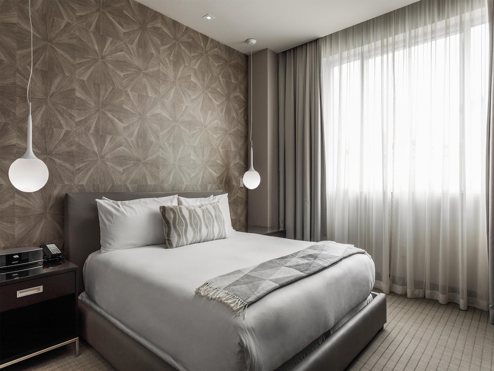 Collection, Contemporary, Suite, King Bed