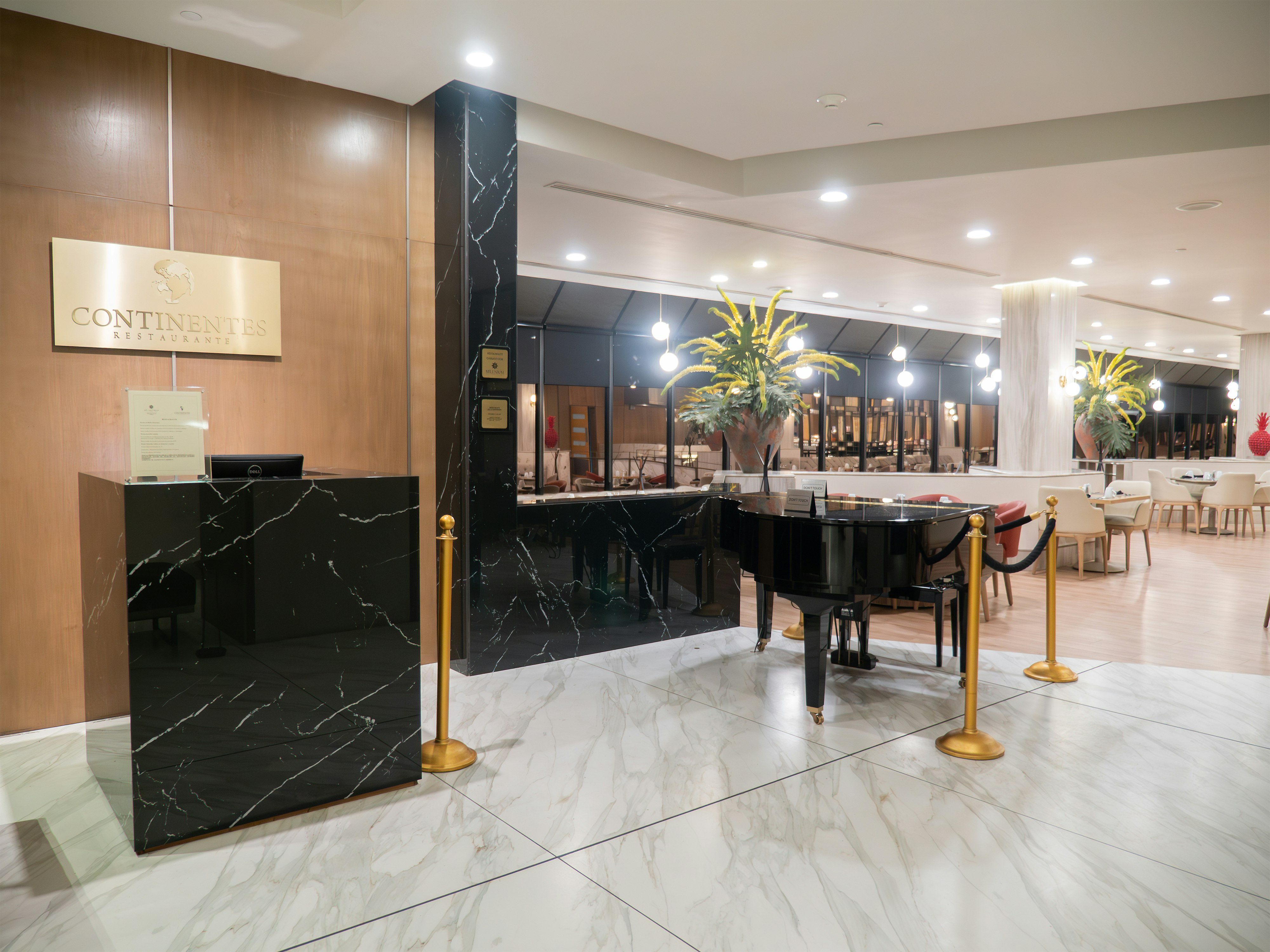 MS Milenium Monterrey Curio Collection by Hilton 10/77
