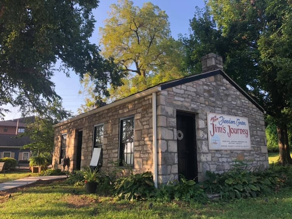 Riverside Inn 5/60