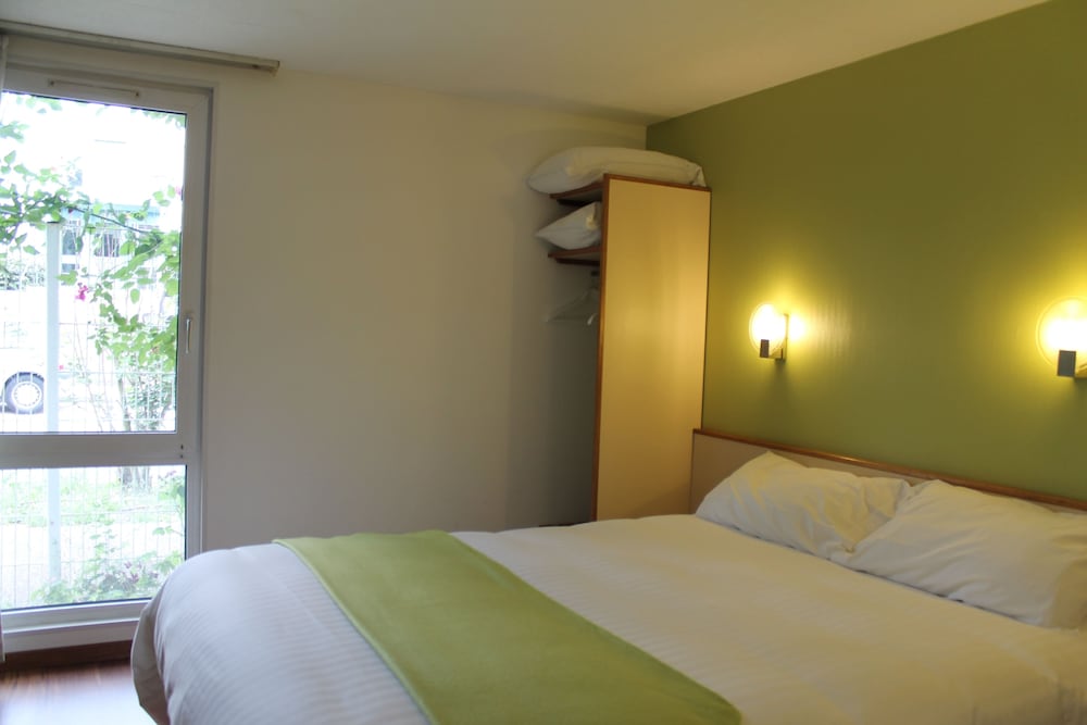 SUPERIOR, DOUBLE OR TWIN BED