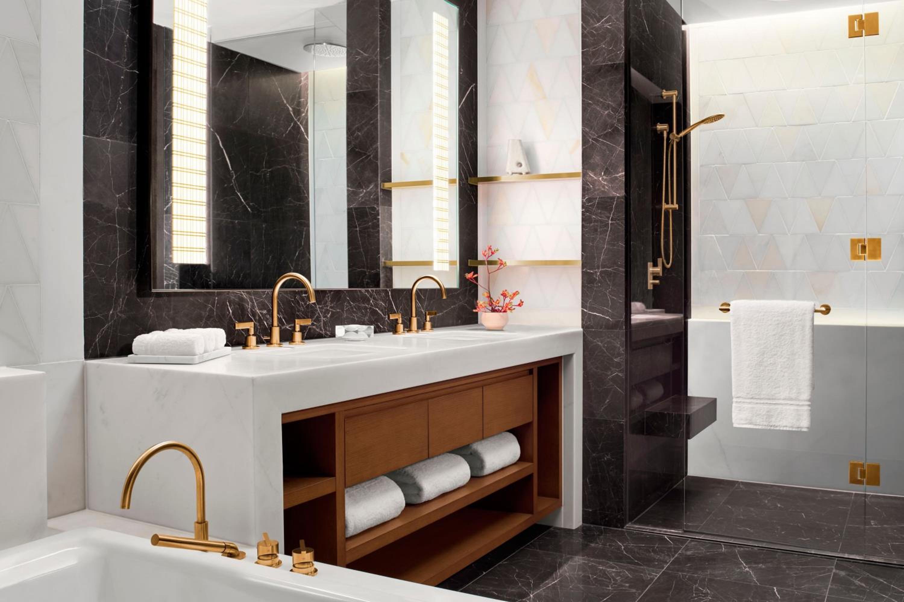 غرفة بريميير بسريرين مزدوجين بإطلالة على المدينة، The Ritz-Carlton Melbourne 4/5