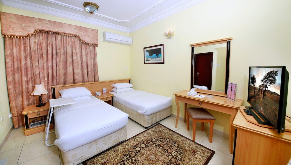 ROOM, TWIN BEDS