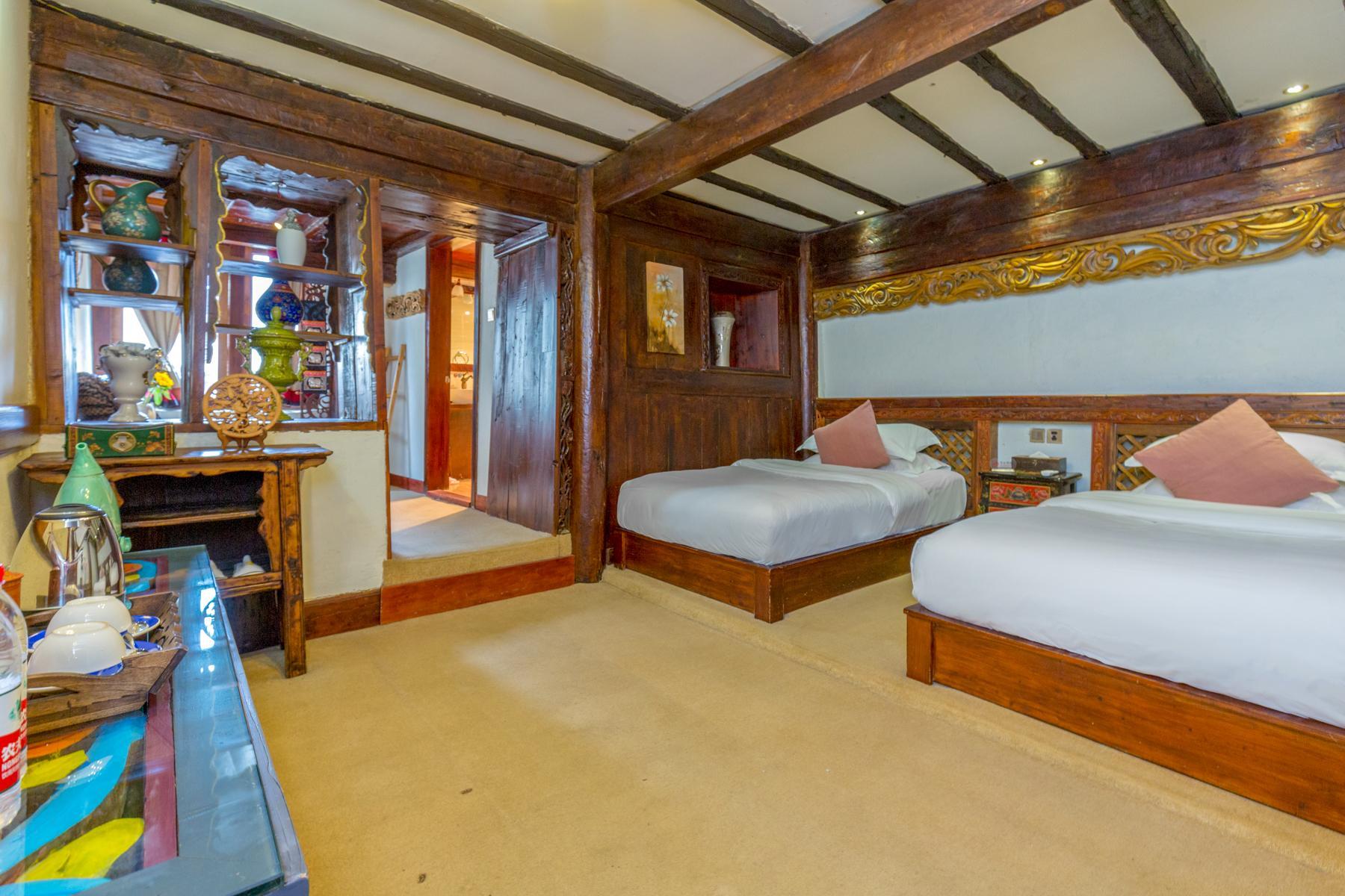 Boutique, Twin Beds