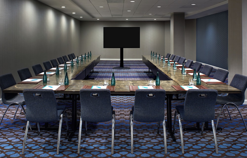 Hyatt Centric Delfina Santa Monica 55/65