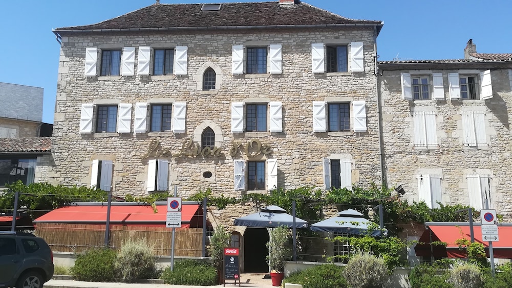 HOTEL LE LION D'OR 2/50