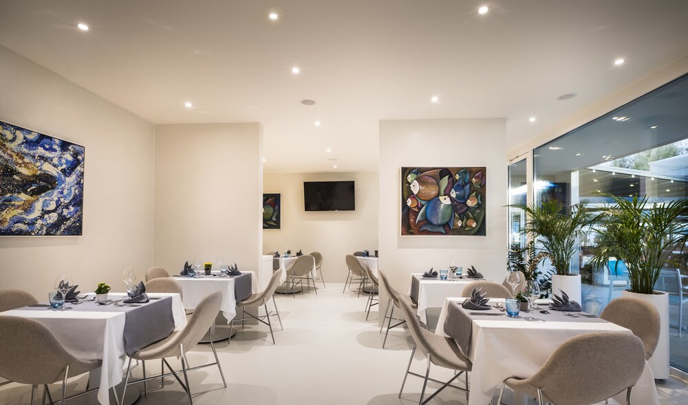 Rivalmare Boutique Hotel 35/50