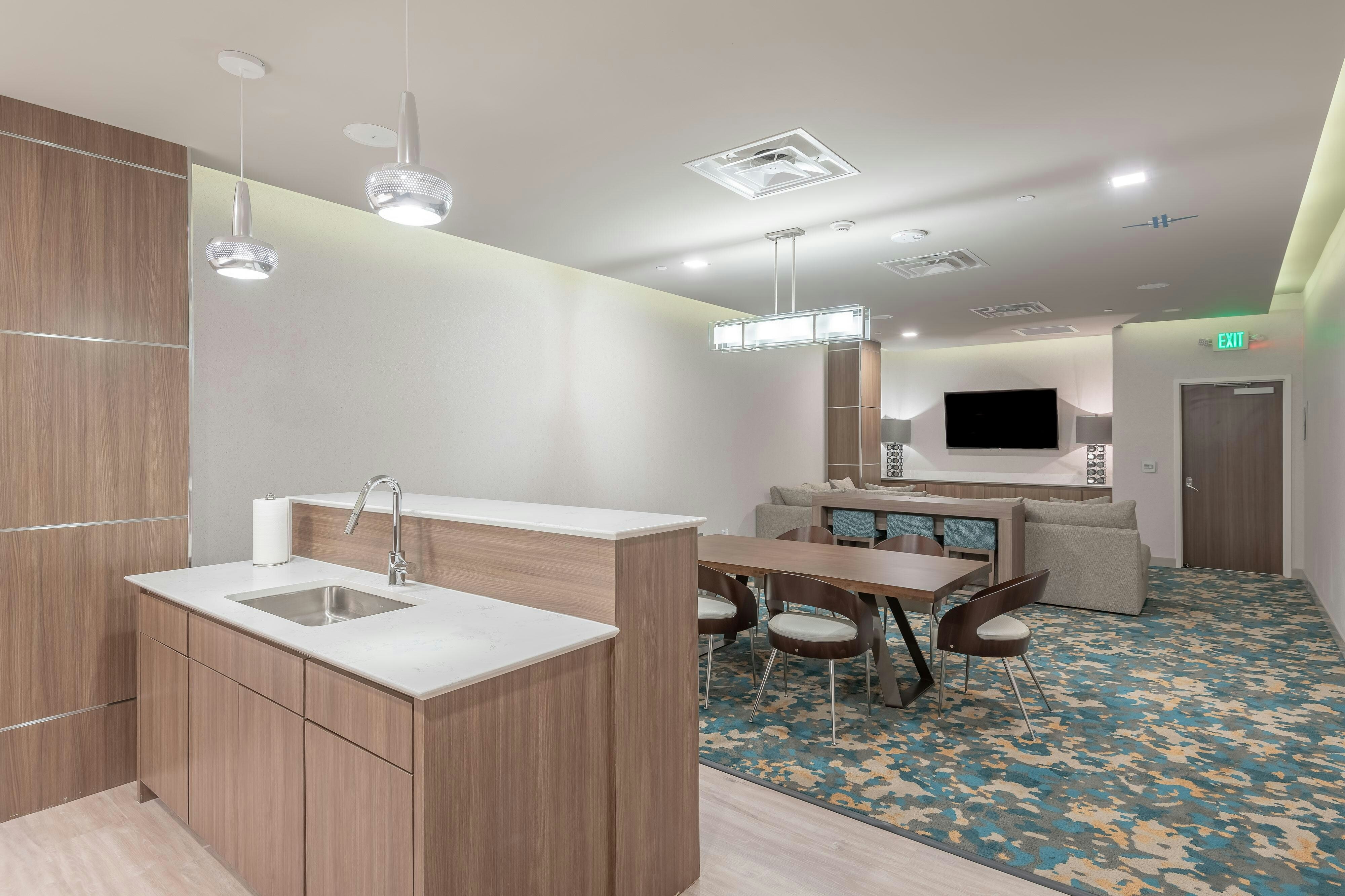 Element Dallas Downtown East 33/76