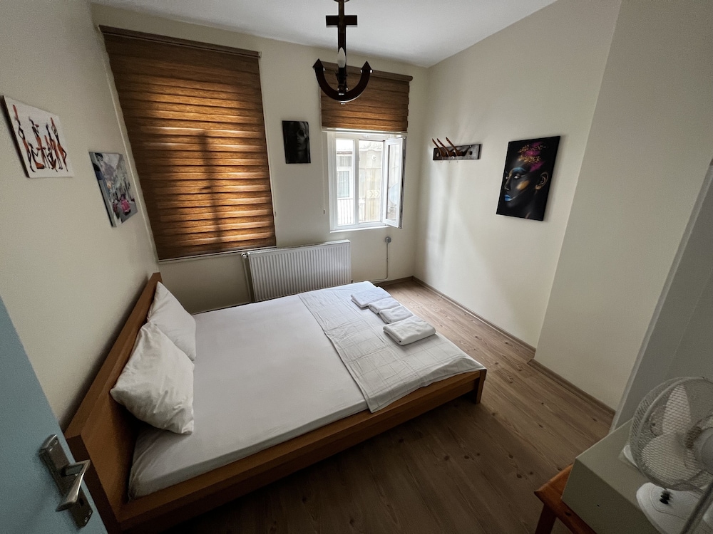 Rodin Hostel 14/44
