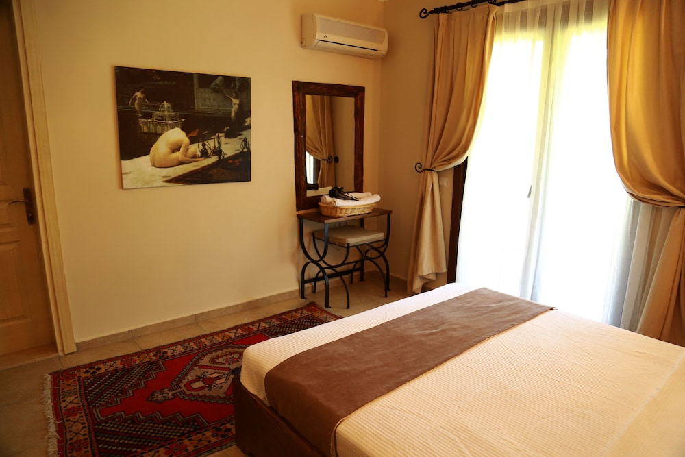 Dardanos Hotel 5/37