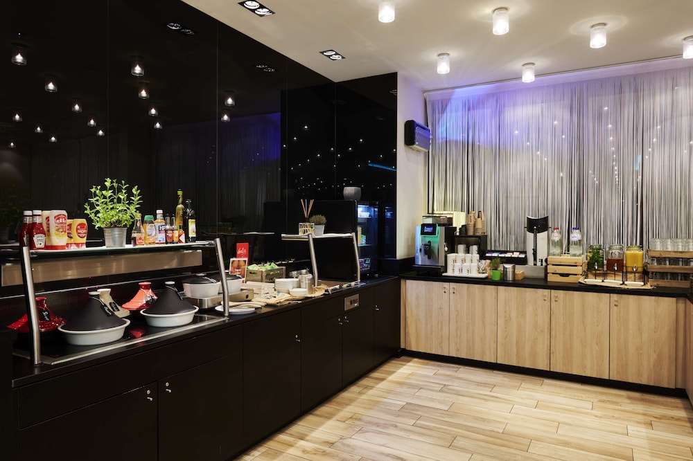 Park Inn By Radisson Liege Airport 9/81