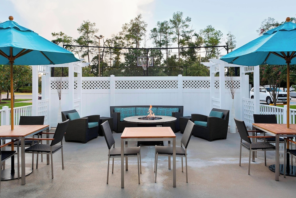 Residence Inn Houston The Woodlands / Lake Front Circle 34/50