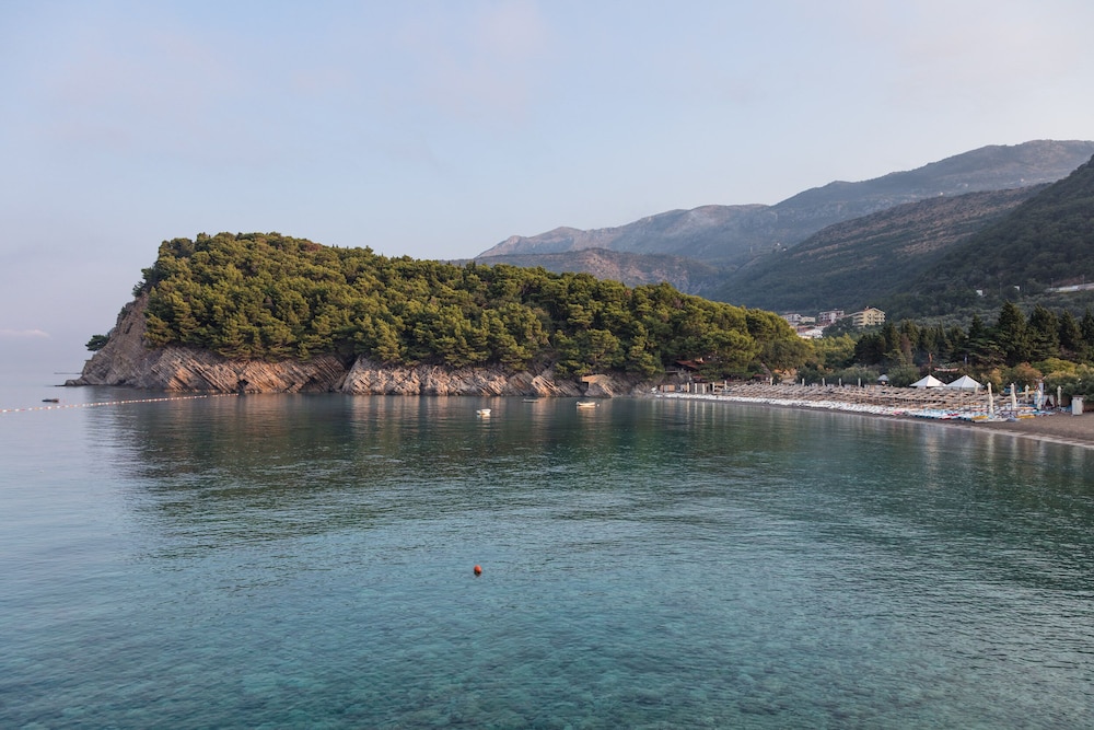 AMI Budva Petrovac 69/75