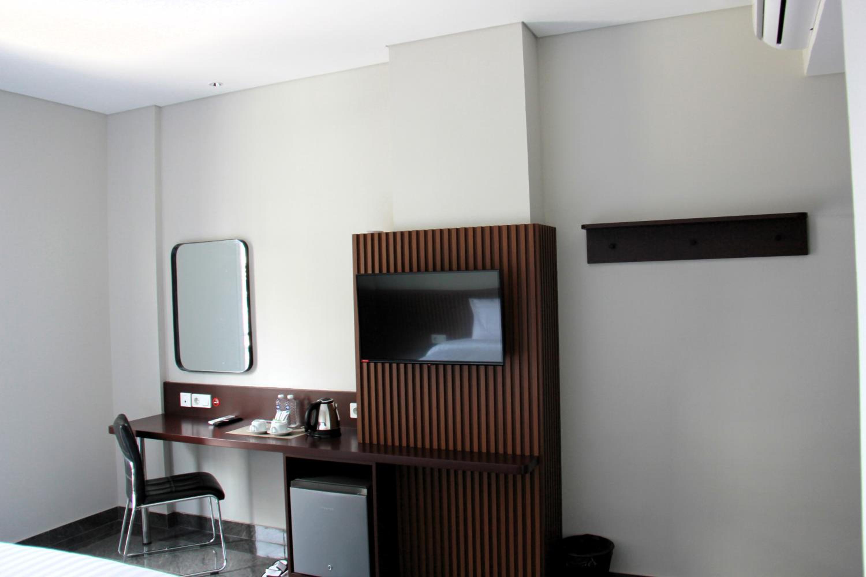 Moscato Hotel and Cafe 29/39