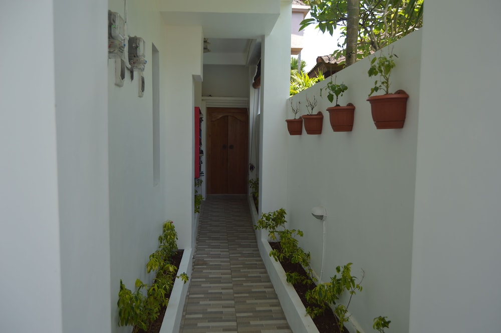 Askara Guest House - Hostel 69/75