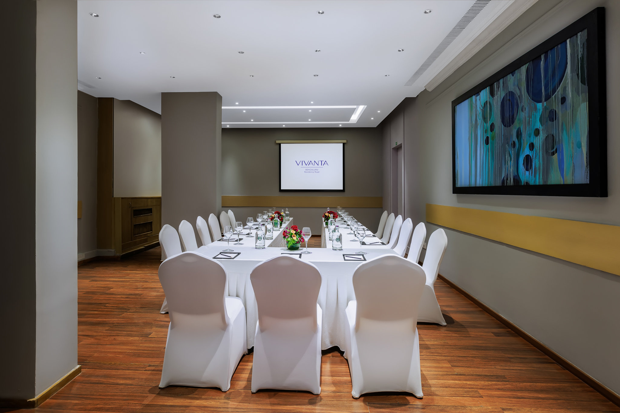 Vivanta Bengaluru Residency Road 68/77