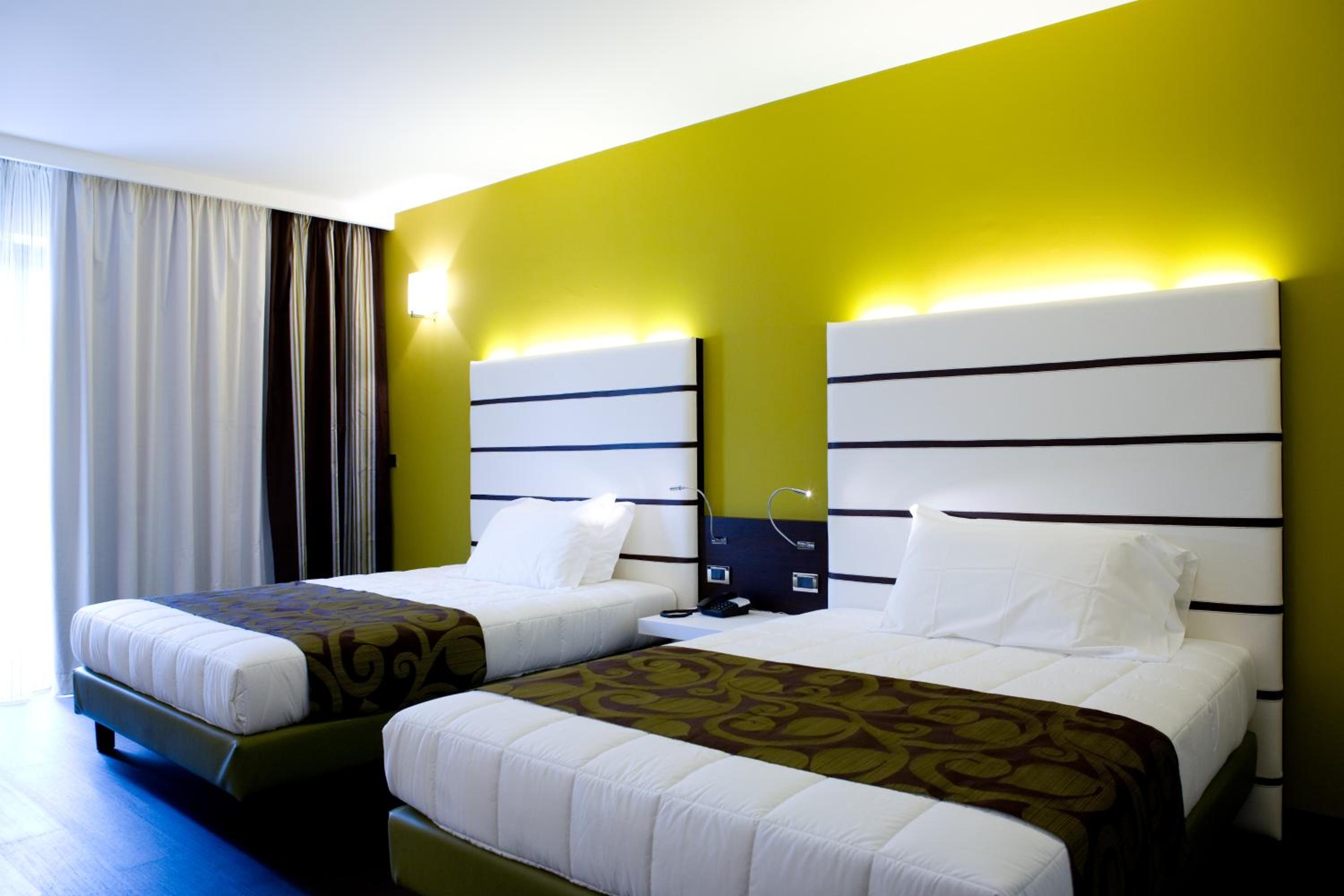 Room, Twin Beds