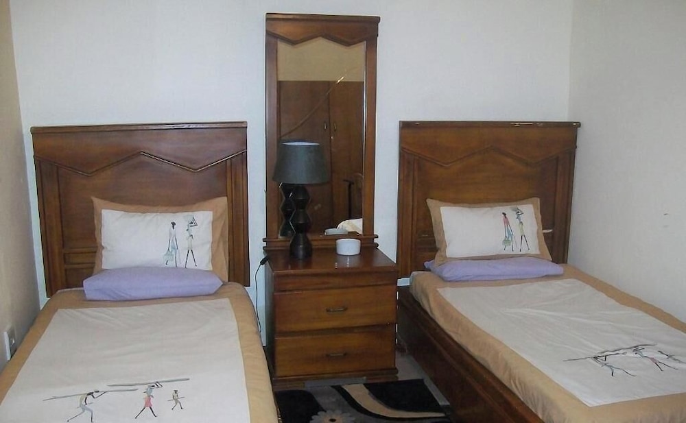 Flossie S Bed And Breakfast 7/32