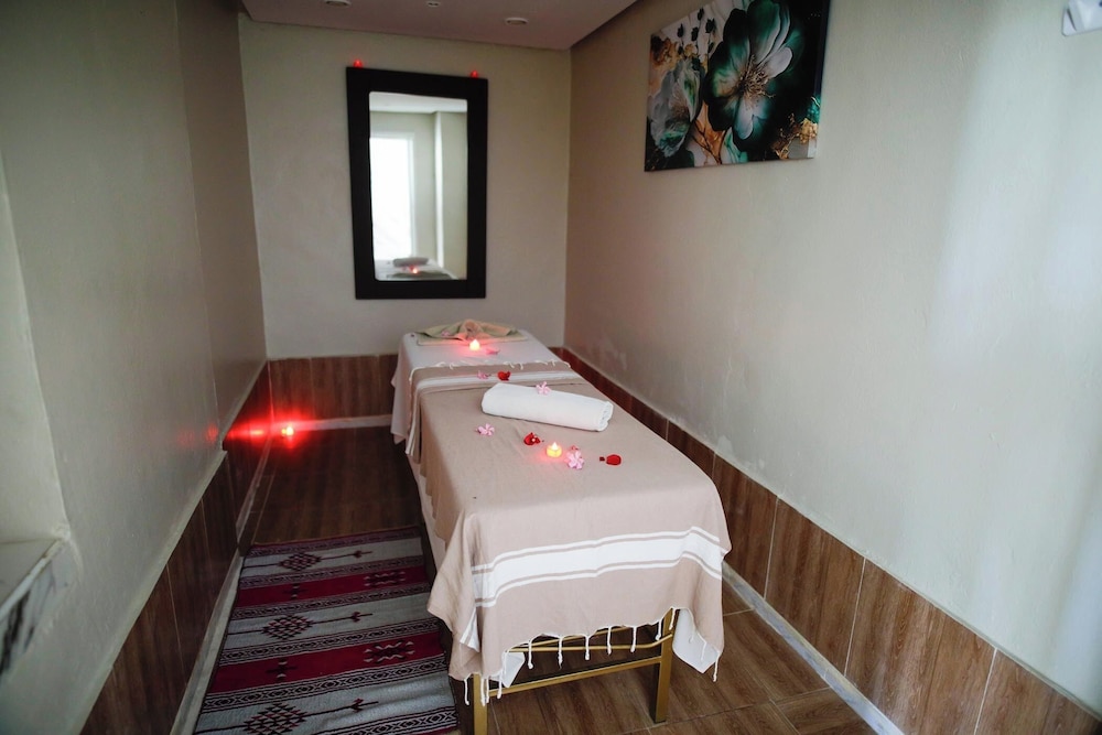 TMK L Atrium Yasmine Hammamet 36/60