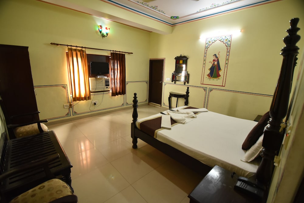 Hotel Vaishnavi 29/58
