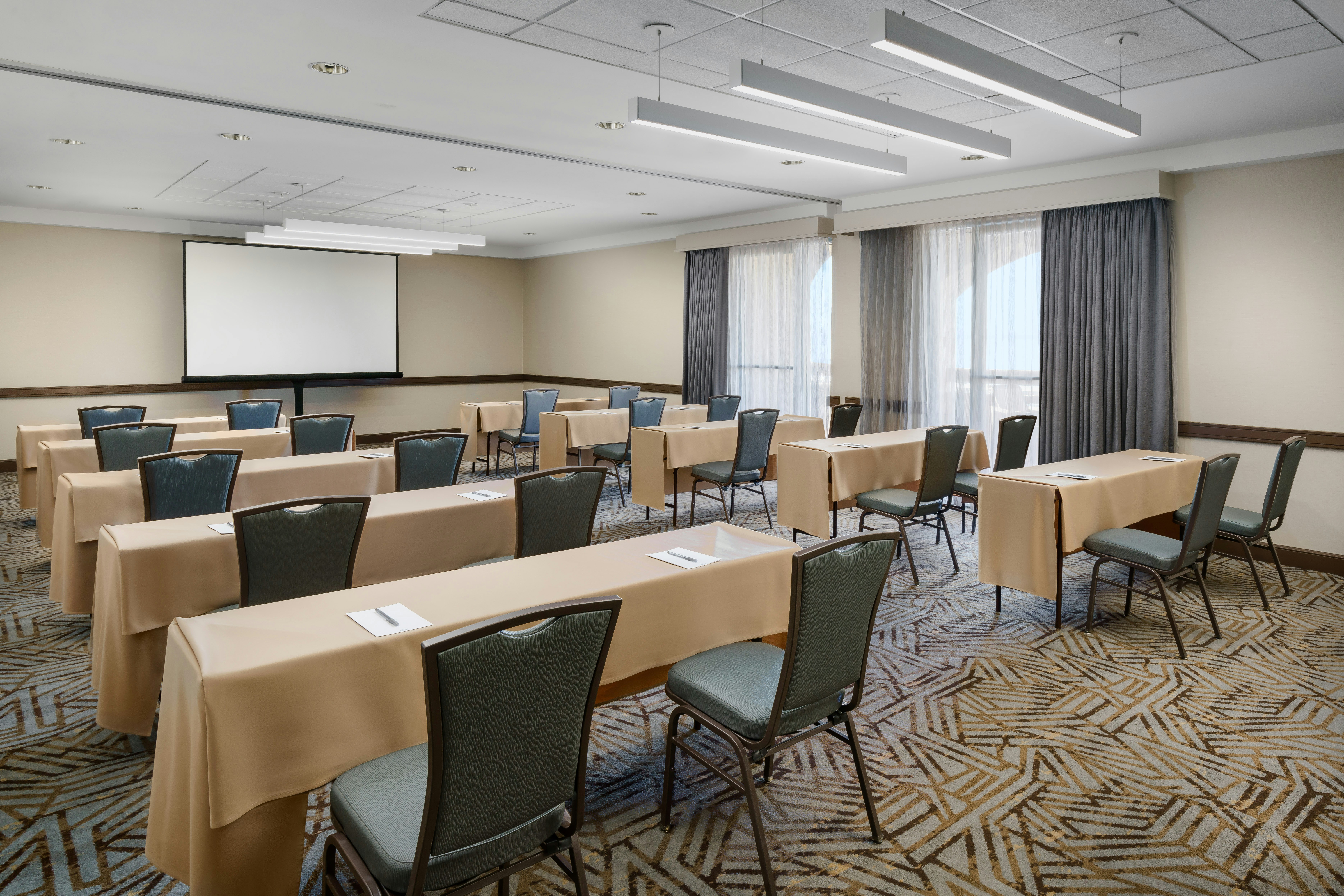 Hilton Phoenix Airport 43/56