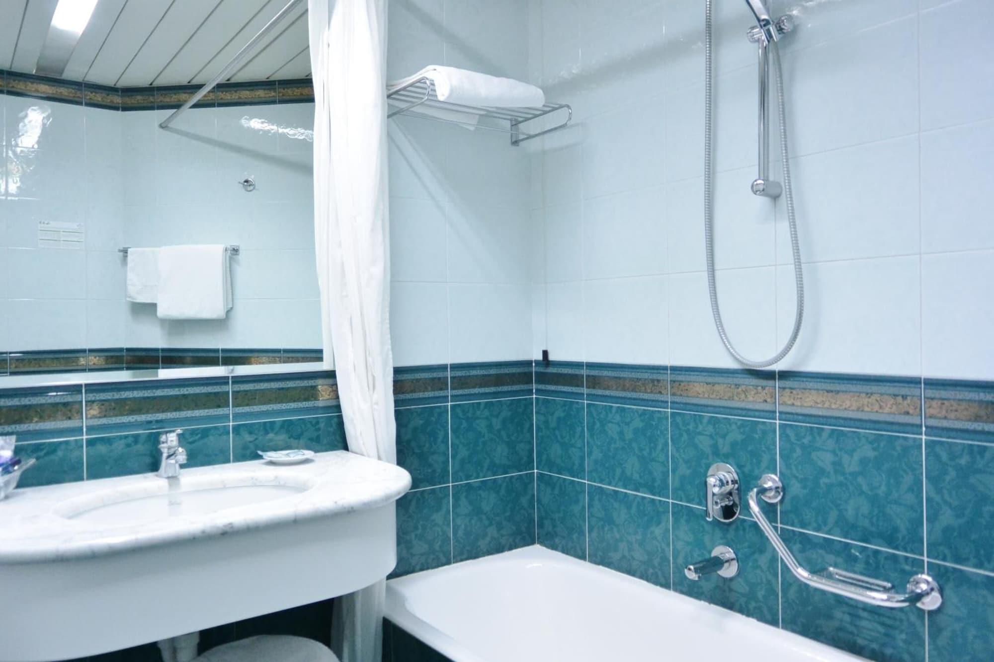 Hotel Melas 50/50