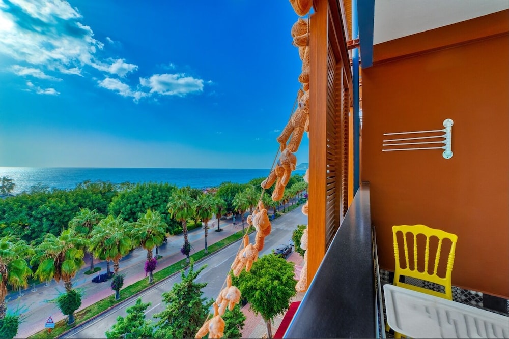 Anjeliq Downtown Hotel 69/70