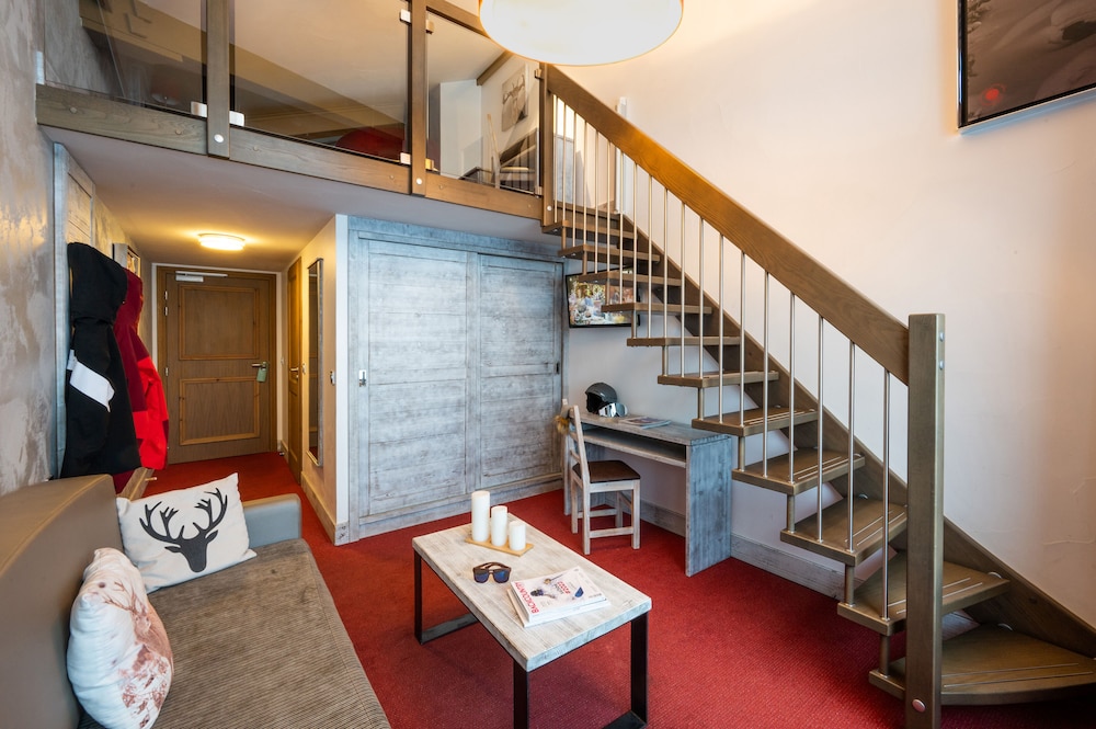 Aiguille Percee Hotel Restaurant 58/74