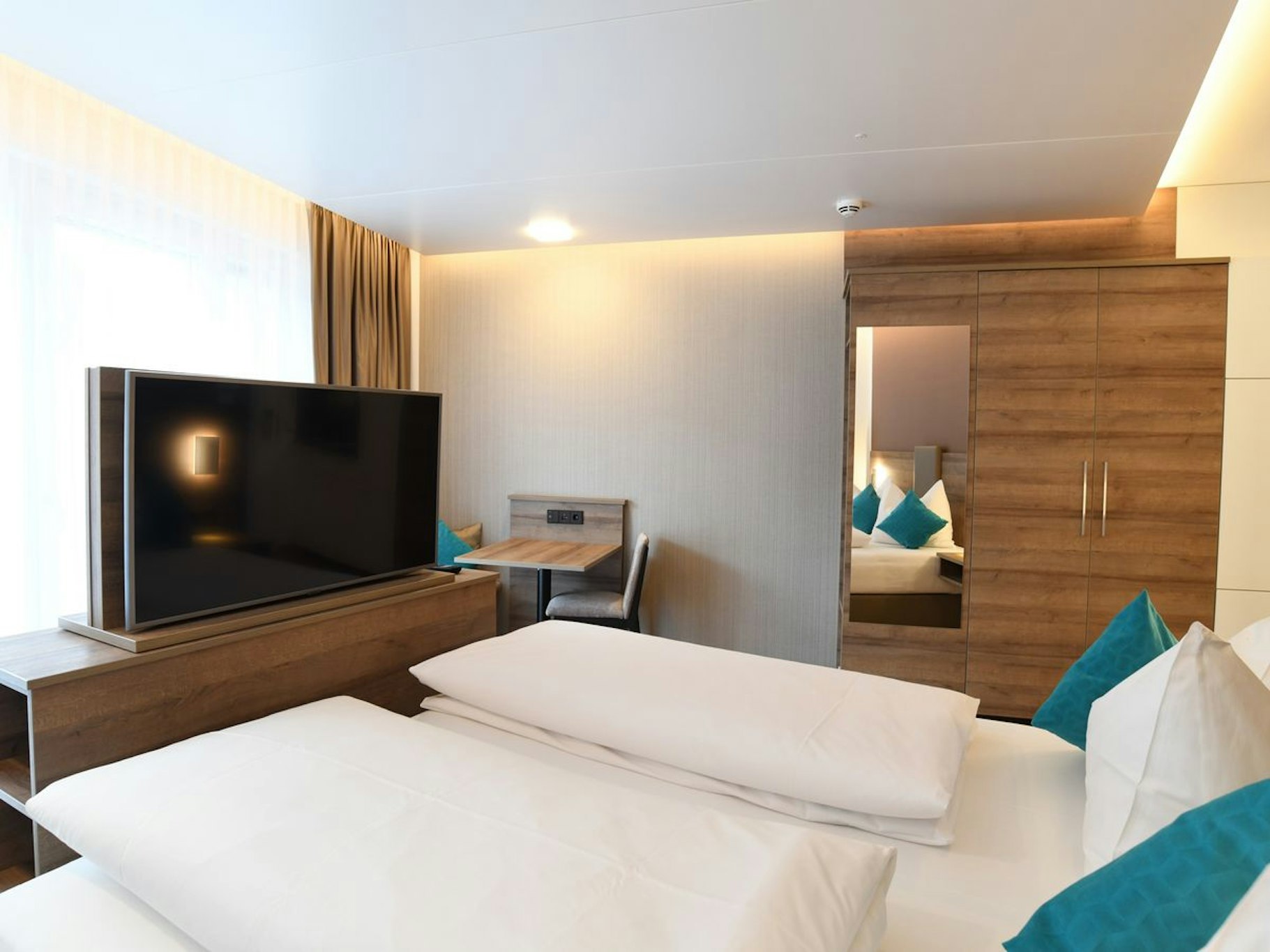 WESTSIDE Hotel Garni 9/28