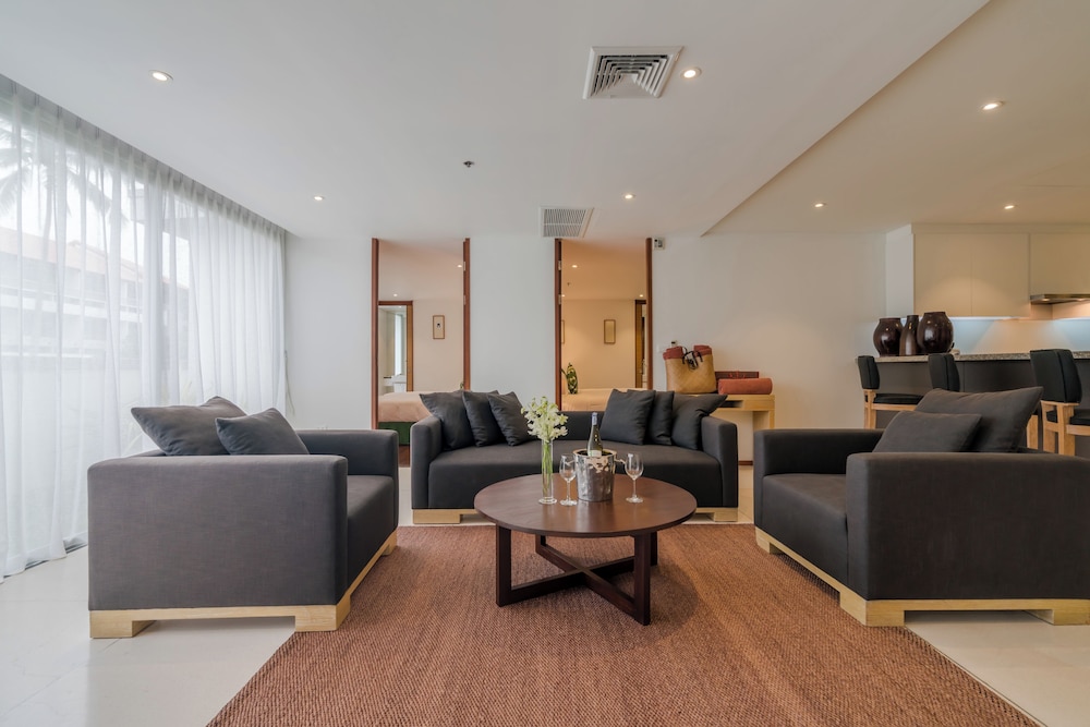 THE CHAVA RESORT 33/58