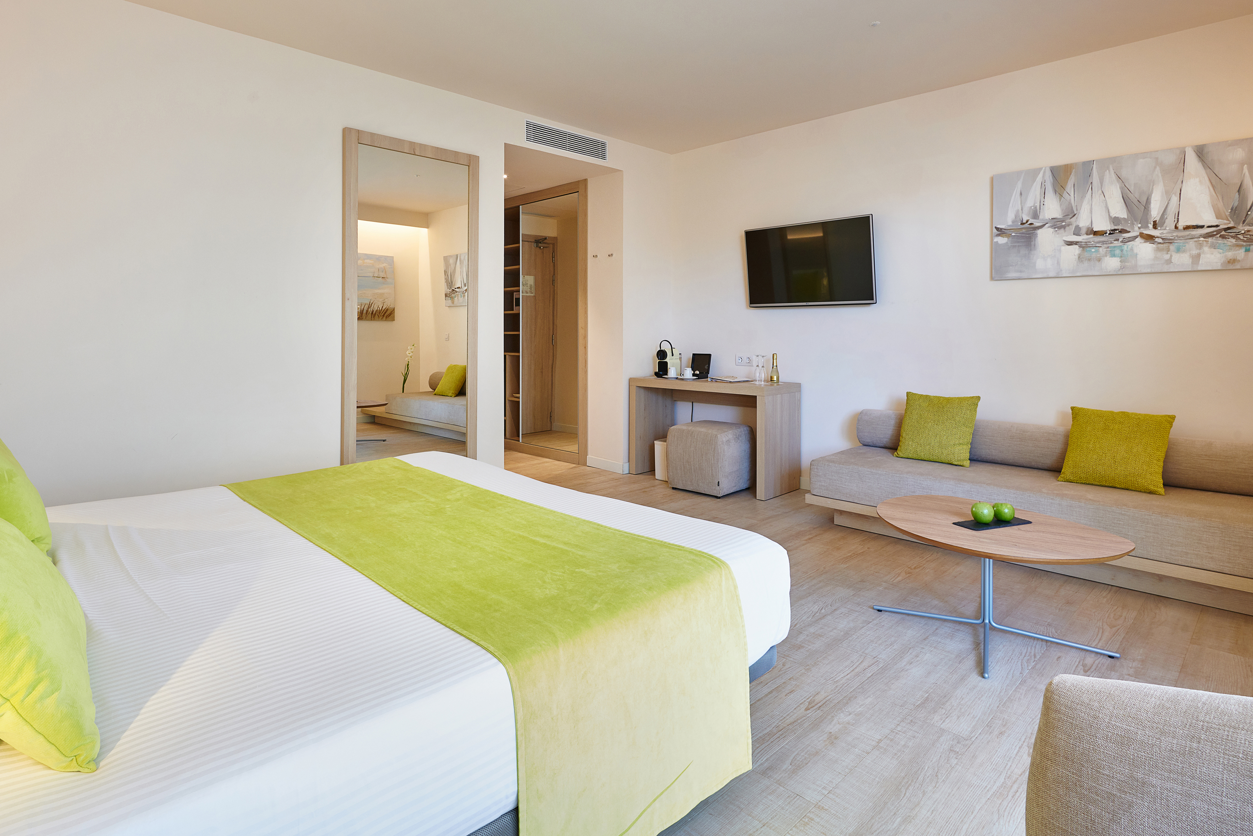 Junior Suite, Lateral Side Sea View