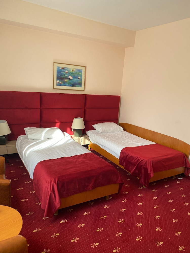Class Hotel Constanta 12/24
