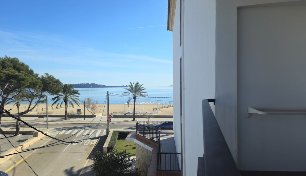 Hotel Hoposa Uyal 66/68