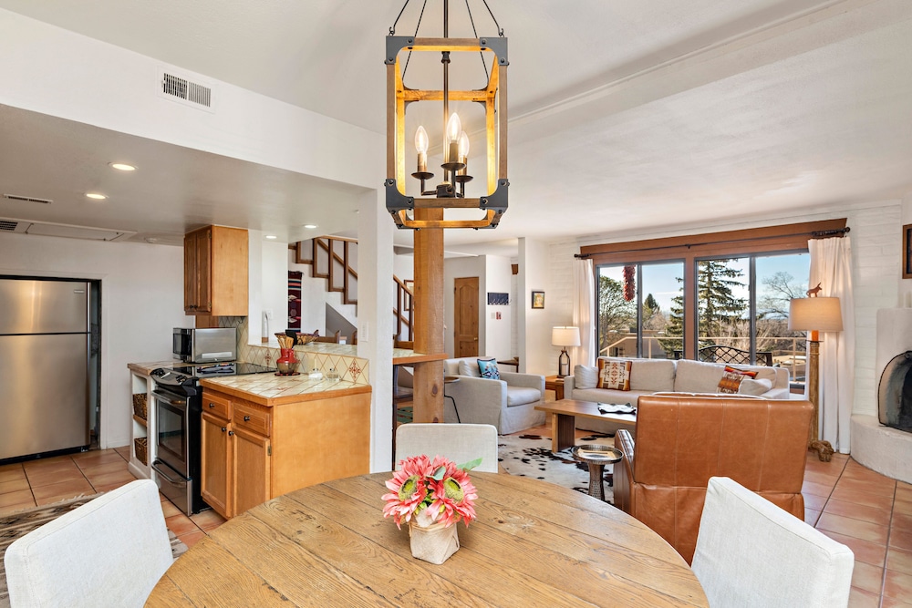 Fort Marcy Hotel Suites 36/50