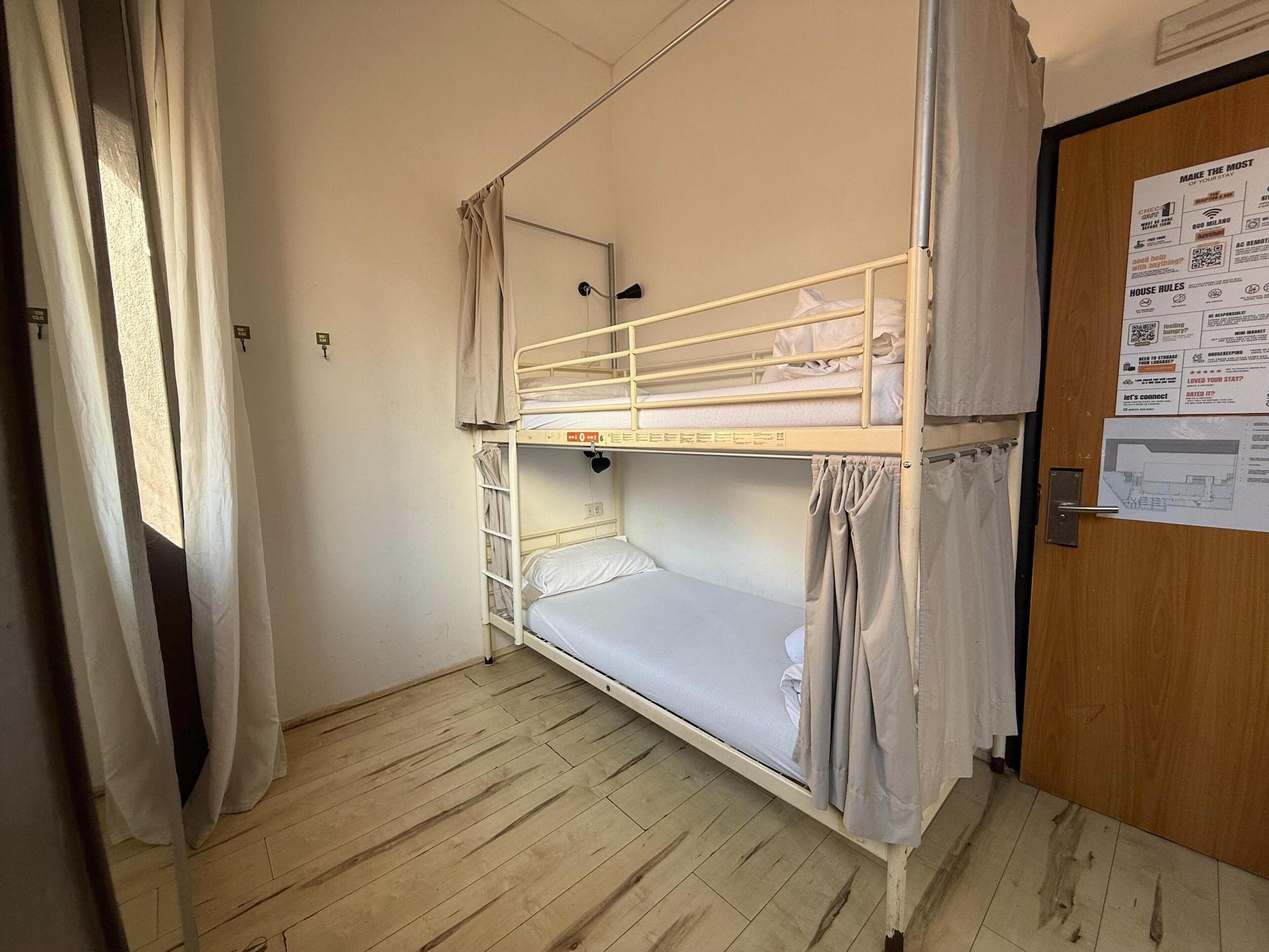 غرفة رباعية، QUO Milano 3/7