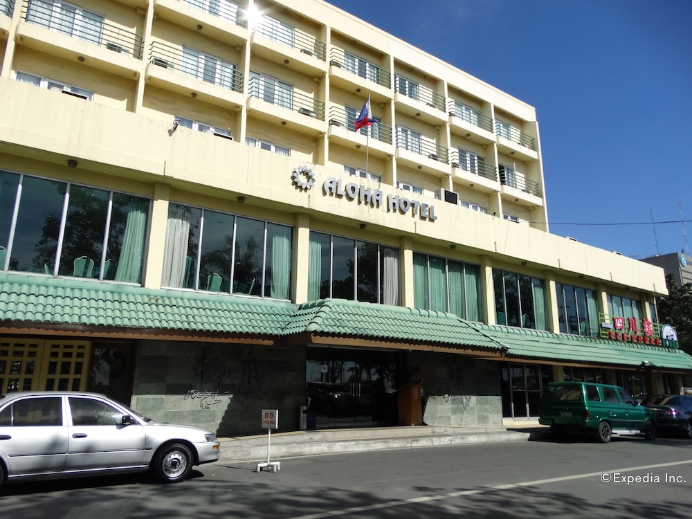 Aloha Hotel 42/48
