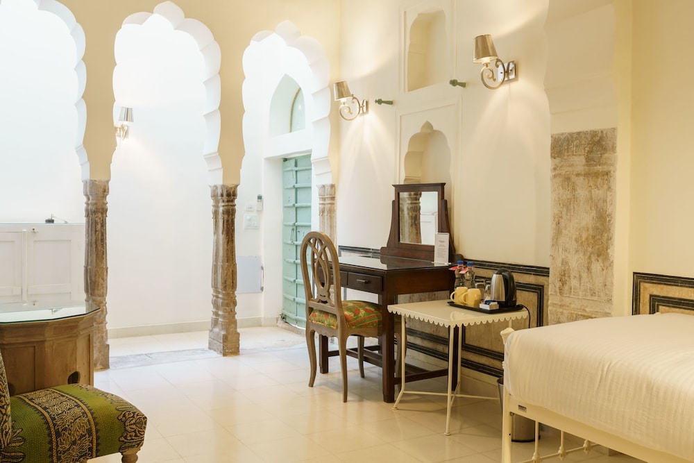 VIVAANA CULTURE HOTEL 35/50