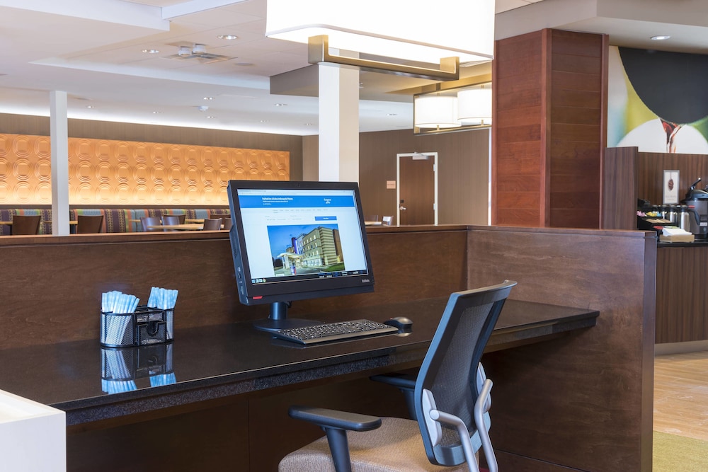 Fairfield Inn & Suites by Marriott Indianapolis Fishers 21/44